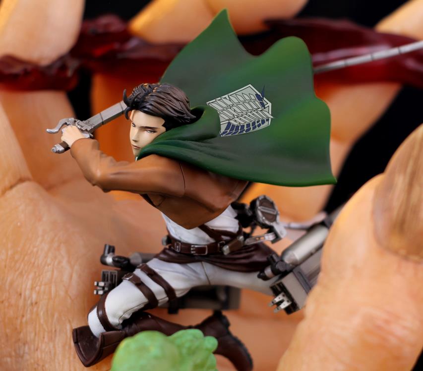 Attack on Titan Levi Ackerman vs Beast Titan 1/10 Scale Diorama Gallery Image 12
