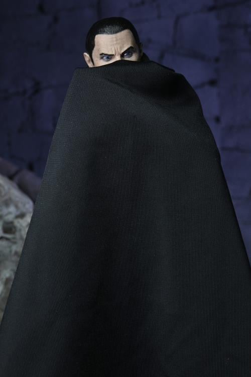 Universal Monsters Ultimate Dracula (Transylvania) Figure Gallery Image 18
