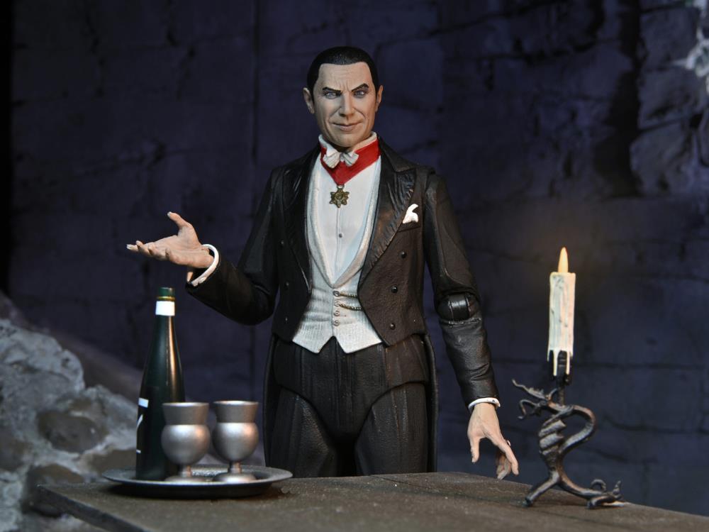 Universal Monsters Ultimate Dracula (Transylvania) Figure Gallery Image 15