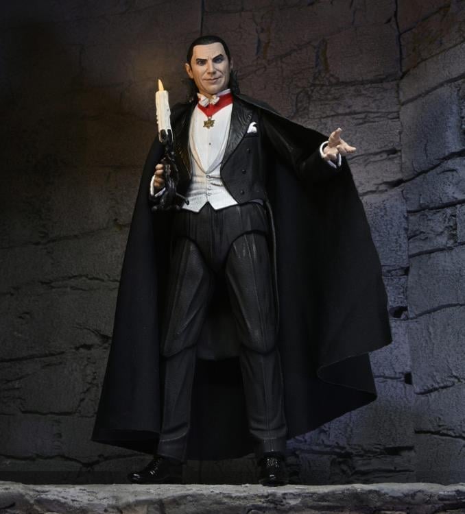 Universal Monsters Ultimate Dracula (Transylvania) Figure Gallery Image 6