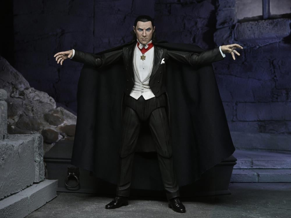 Universal Monsters Ultimate Dracula (Transylvania) Figure Gallery Image 13