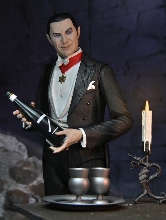Universal Monsters Ultimate Dracula (Transylvania) Figure Gallery Image 17