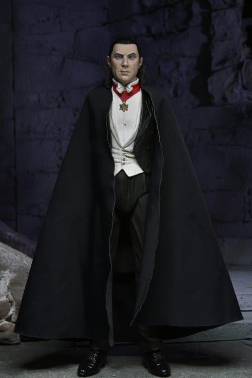 Universal Monsters Ultimate Dracula (Transylvania) Figure Gallery Image 9