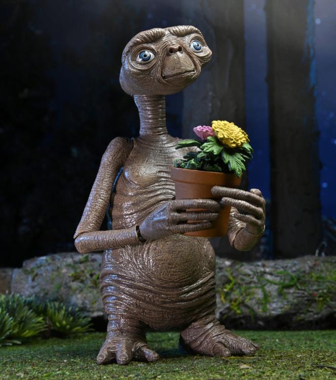 E.T. 40th Anniversary Ultimate E.T. Figure Gallery Image 11