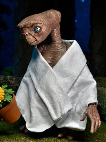 E.T. 40th Anniversary Ultimate E.T. Figure Gallery Image 2