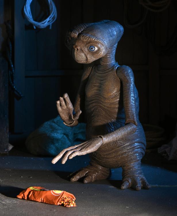 E.T. 40th Anniversary Ultimate E.T. Figure Gallery Image 10