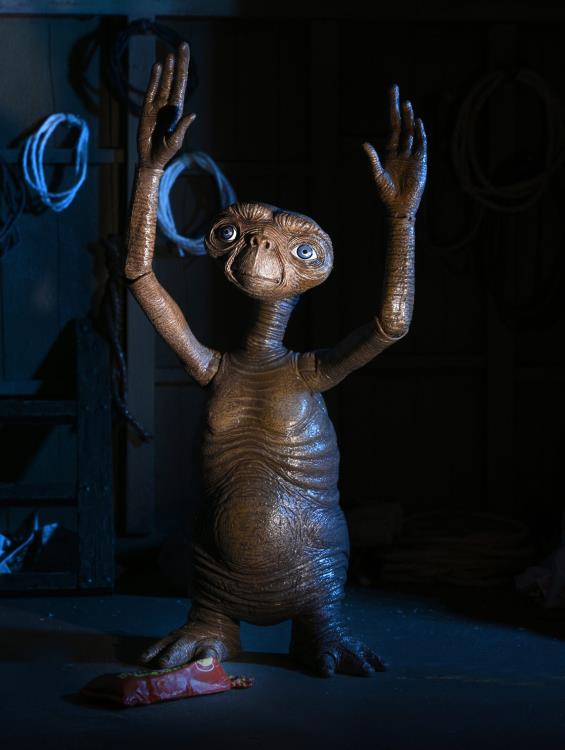 E.T. 40th Anniversary Ultimate E.T. Figure Gallery Image 9