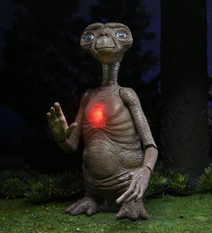 E.T. The Extra-Terrestrial 40th Anniversary Ultimate E.T. Deluxe Set Gallery Image 9