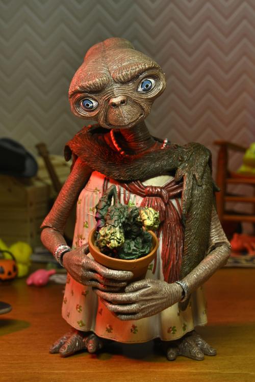 E.T. 40th Anniversary Ultimate Dress Up E.T. Gallery Image 10