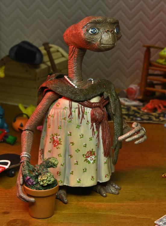 E.T. 40th Anniversary Ultimate Dress Up E.T. Gallery Image 11