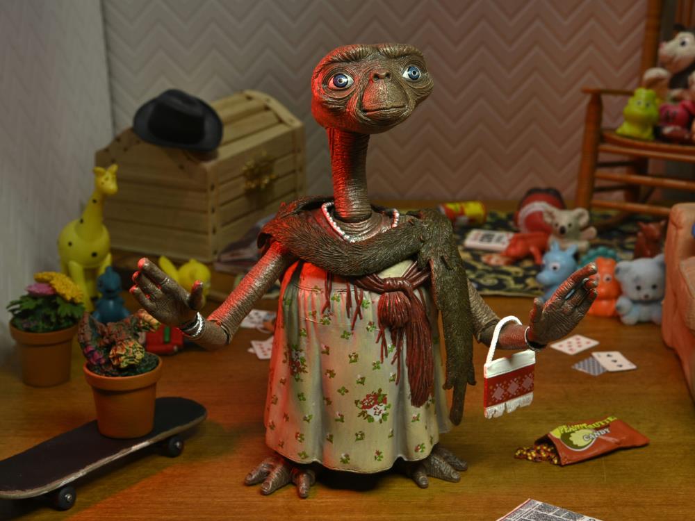 E.T. 40th Anniversary Ultimate Dress Up E.T. Gallery Image 5