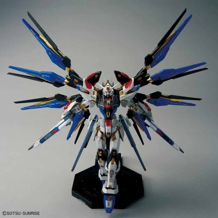 Mobile Suit Gundam SEED Destiny MGEX Strike Freedom Gundam 1/100 Scale Model Kit Gallery Image 5