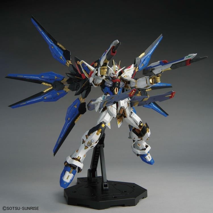 Mobile Suit Gundam SEED Destiny MGEX Strike Freedom Gundam 1/100 Scale Model Kit Gallery Image 7