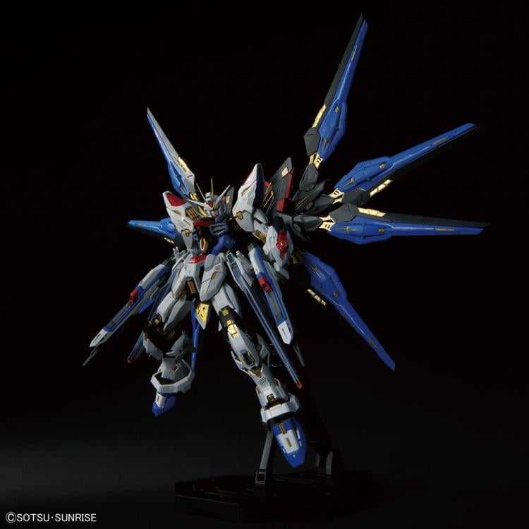 Mobile Suit Gundam SEED Destiny MGEX Strike Freedom Gundam 1/100 Scale Model Kit Gallery Image 10
