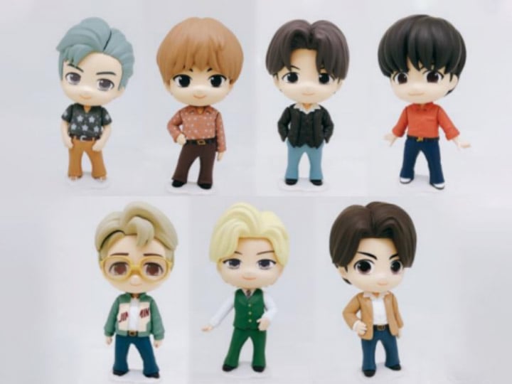 BTS TinyTAN Chibi Masters Waves 1 & 2 Box of 14 Random Figures