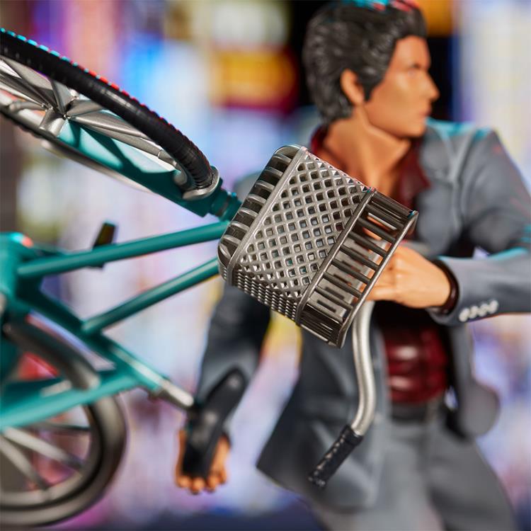 Yakuza Kazuma Kiryu Statue Gallery Image 9