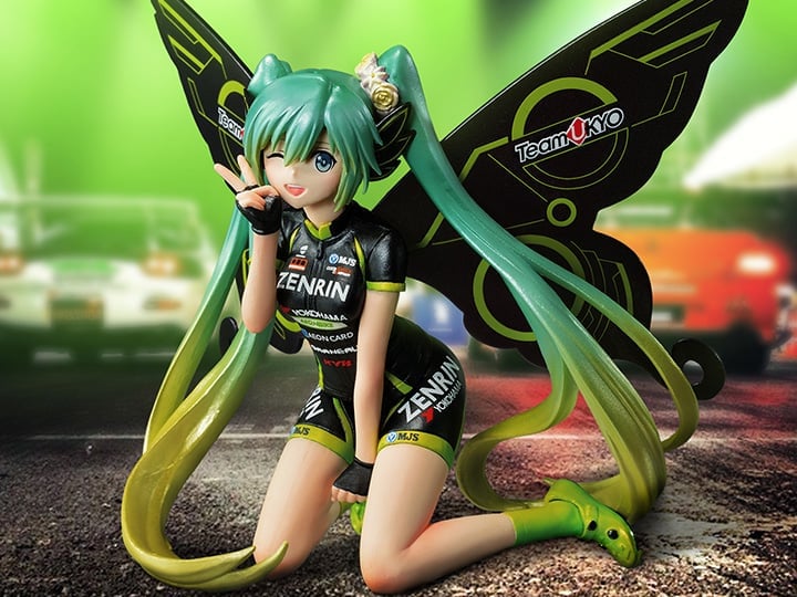 Vocaloid Banpresto Chronicle Hatsune Miku Racing Ver. (Racing Miku 2017 Team UKYO Cheering Ver.) Gallery Image 1