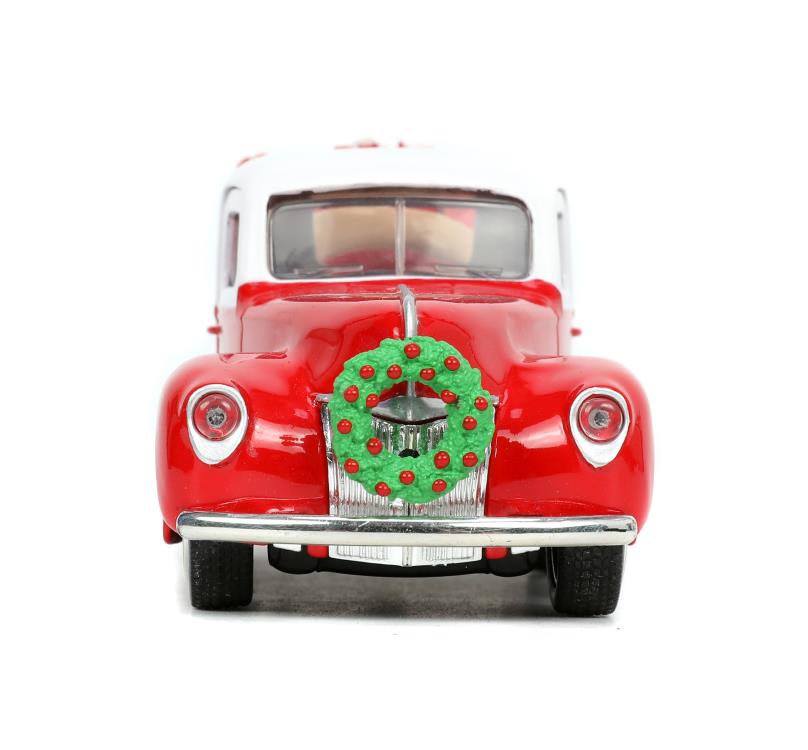 Holiday Rides Die-Cast Santa & Mrs. Claus with 1/32 Scale Ford Pickup & Chevrolet Bel Air Gallery Image 6