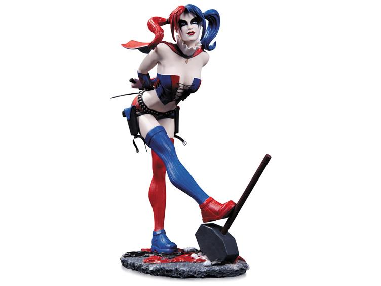 Cover Girls of the DC Universe:  Harley Quinn Version 02 Statue 2nd Edition Gallery Image 1