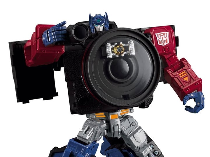 Transformers Collaborative Canon x Transformers Optimus Prime R5