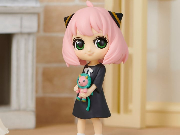 Spy x Family Q Posket Anya Forger II (Ver.A) Gallery Image 1