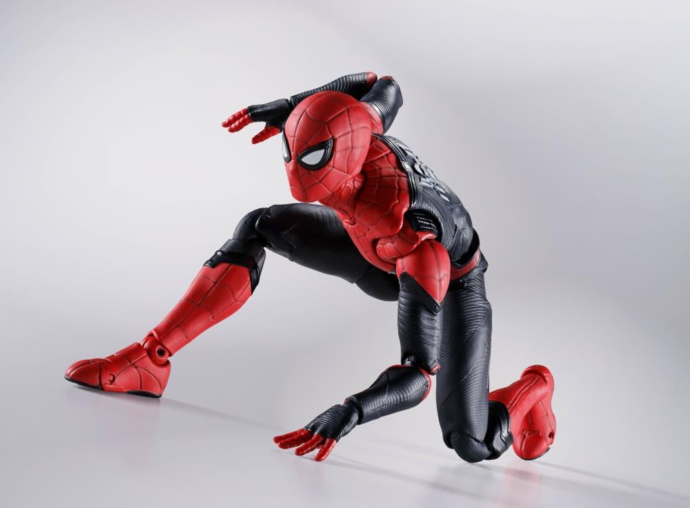 Spider-Man: No Way Home S.H.Figuarts Spider-Man (Upgraded Suit) Action Figure Gallery Image 3
