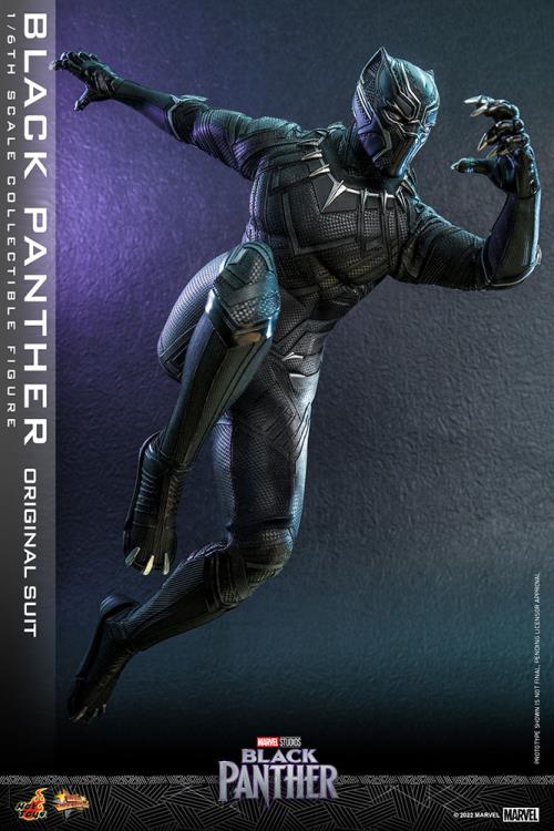 Black Panther MMS671 Black Panther (Original Suit) 1/6th Scale Collectible Figure Gallery Image 4