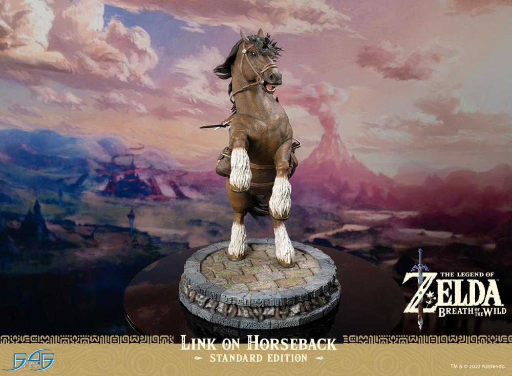 The Legend of Zelda: Breath of the Wild Link on Horseback Statue Gallery Image 4