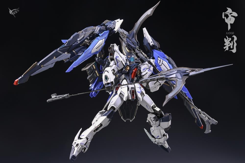 Moonlight Judge 1/100 Scale Model Kit Gallery Image 3