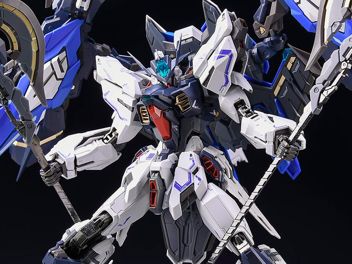 Moonlight Judge 1/100 Scale Model Kit Gallery Image 1