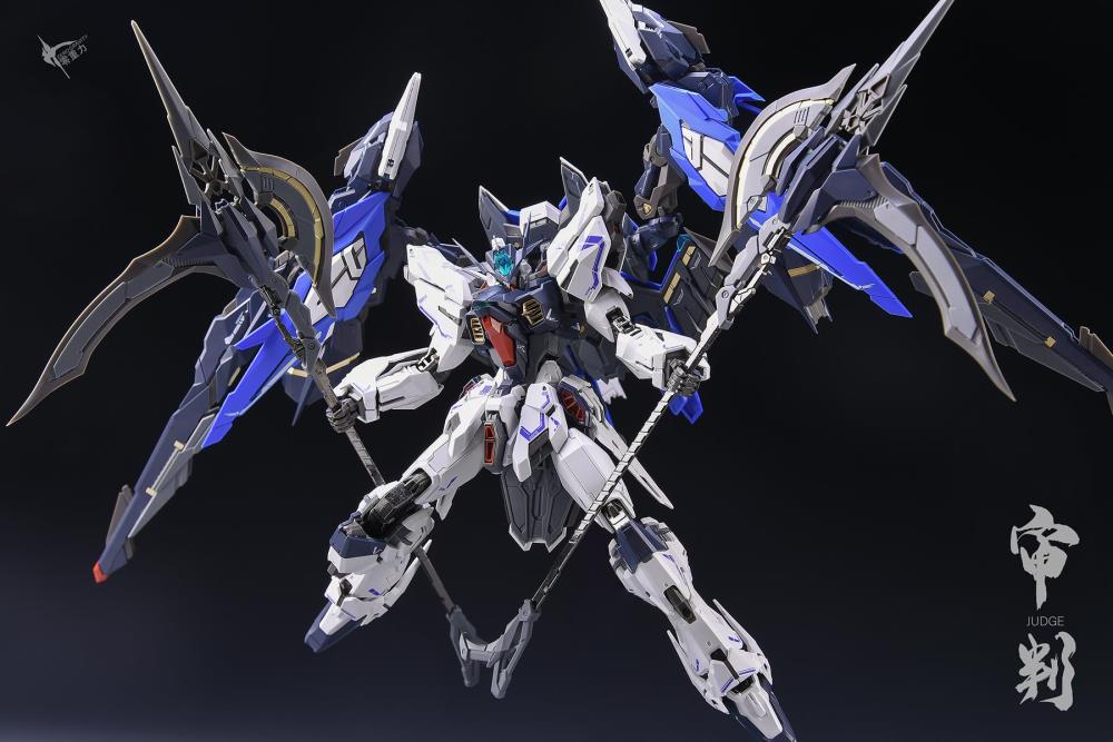 Moonlight Judge 1/100 Scale Model Kit Gallery Image 5