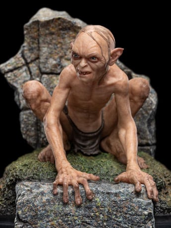 The Lord of the Rings Gollum Guide to Mordor Miniature Statue Gallery Image 2