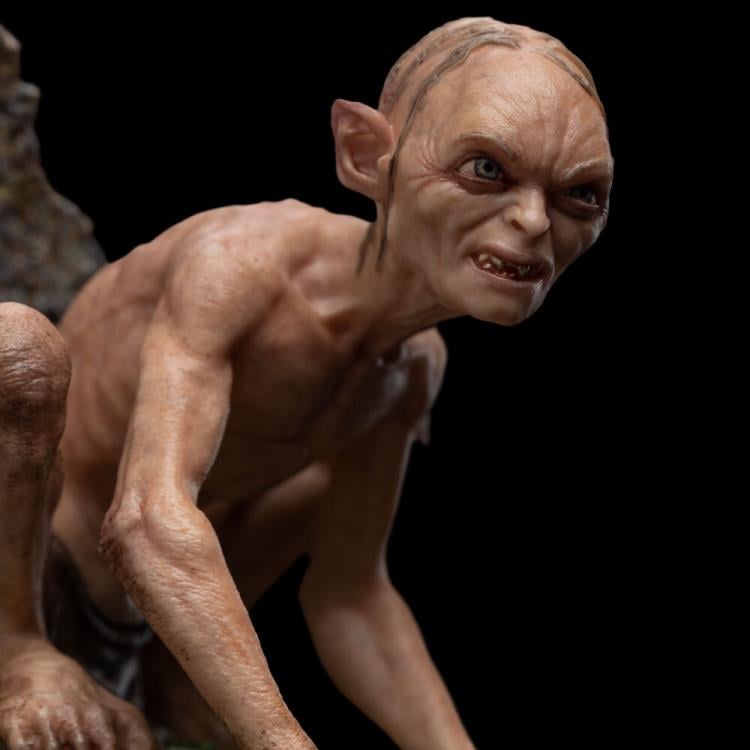 The Lord of the Rings Gollum Guide to Mordor Miniature Statue Gallery Image 5