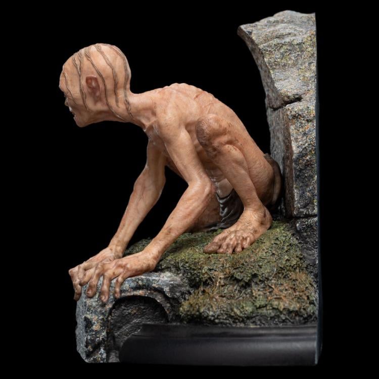 The Lord of the Rings Gollum Guide to Mordor Miniature Statue Gallery Image 4