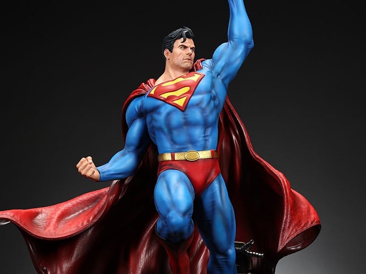 スーパーマン　1/6スケール Amazon.co.jp: McFarlane Toys - DC Direct Superman by Jim Lee 1:6