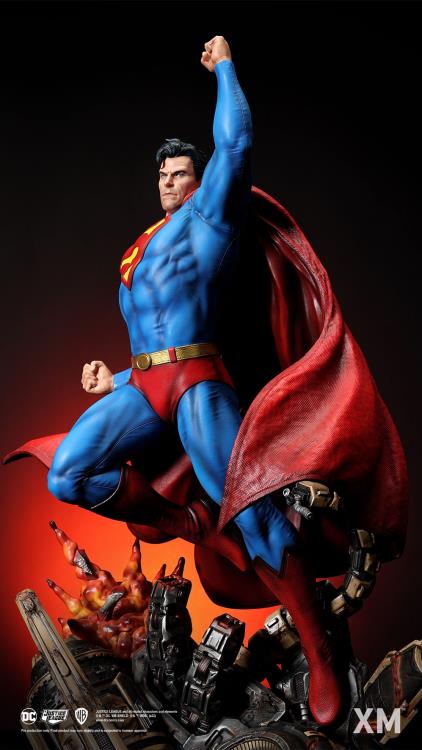 DC Comics Classic Series Superman 1/6 Scale Limited Edition Statue