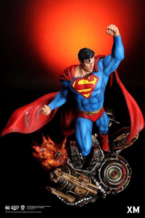 DC Comics Classic Series Superman 1/6 Scale Limited Edition Statue Gallery Image 8