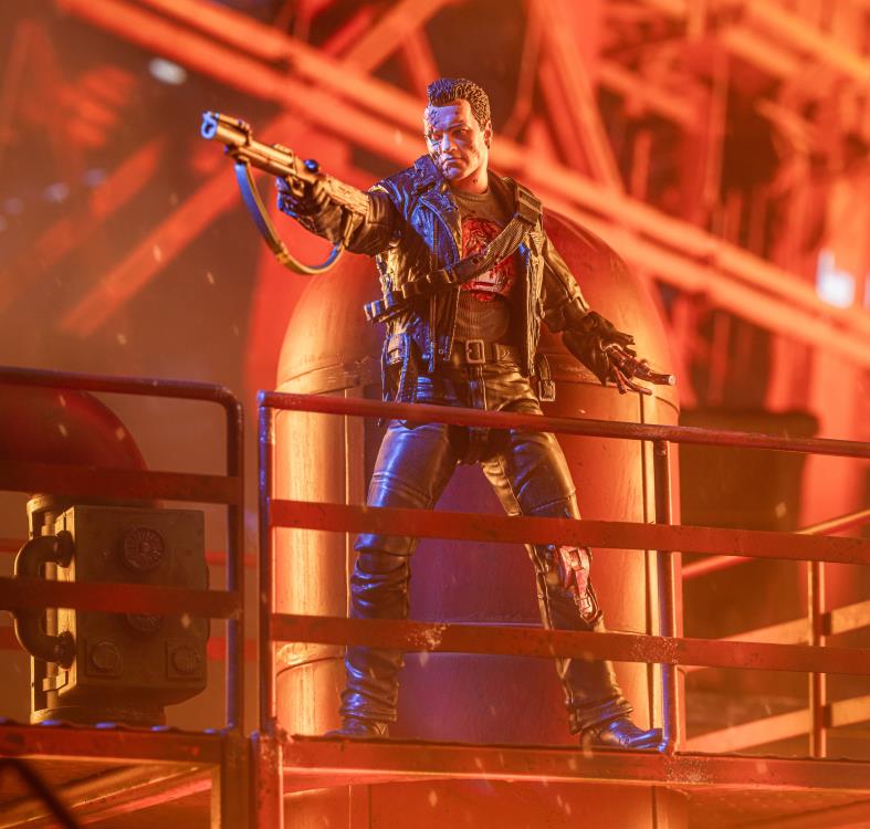 MAFEX No. 191 Battle Damaged Terminator T-800 Figure