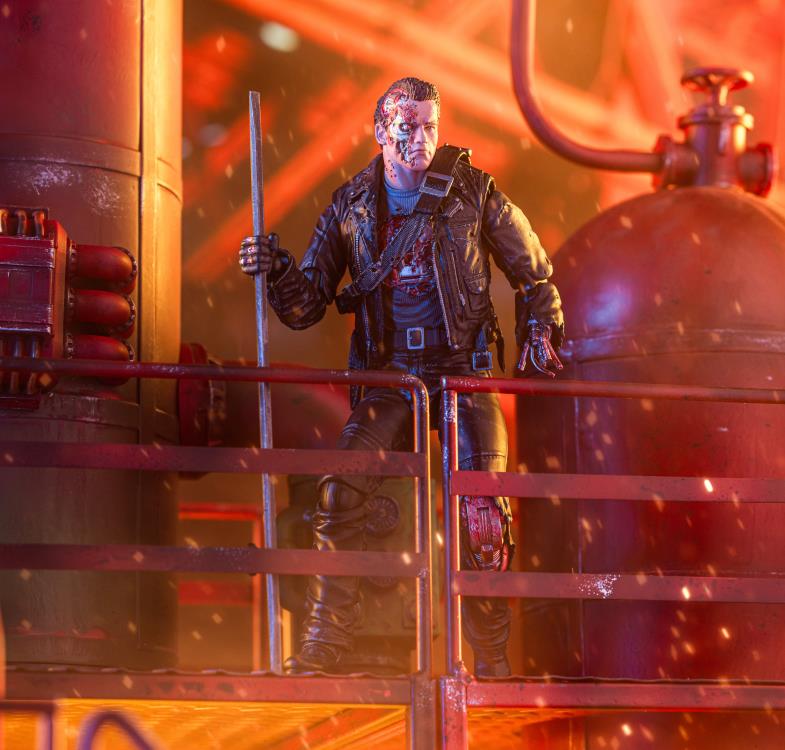MAFEX No. 191 Battle Damaged Terminator T-800 Figure