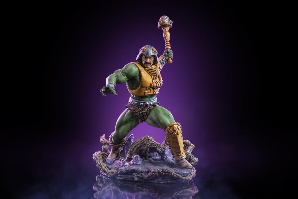 Masters of the Universe Battle Diorama Series Man-At-Arms 1/10 Art Scale Statue Gallery Image 3