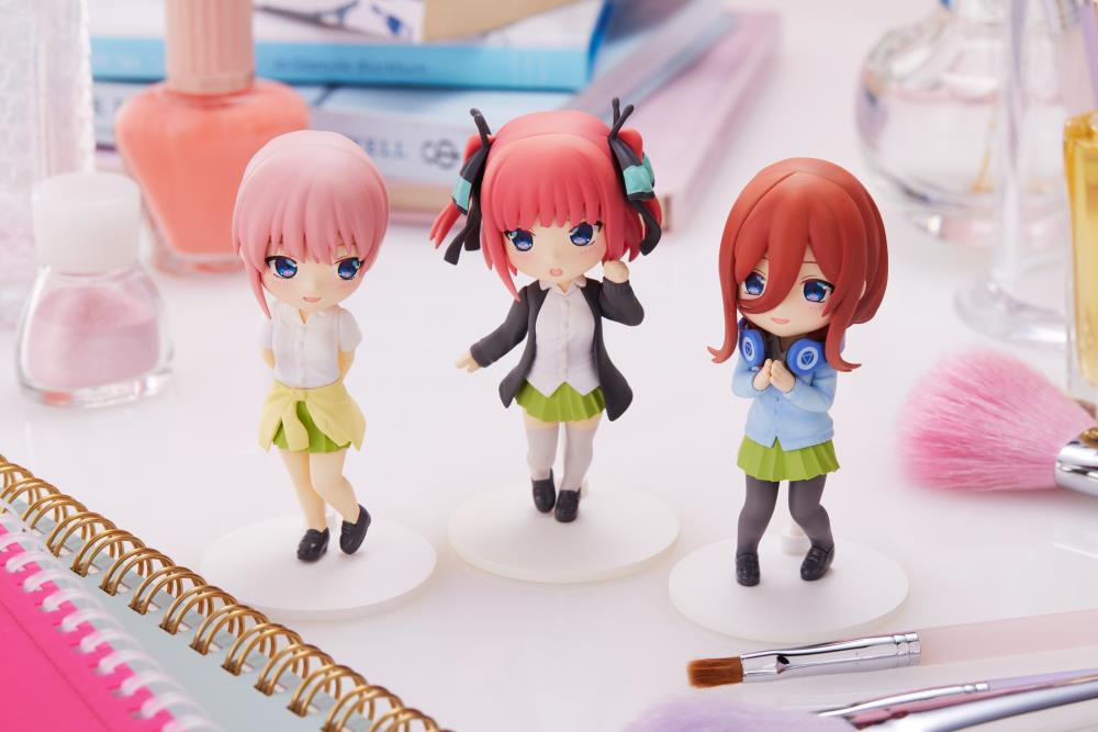 The Quintessential Quintuplets Miku Nakano Mini Figure Gallery Image 9