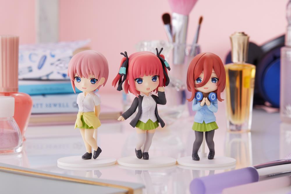 The Quintessential Quintuplets Miku Nakano Mini Figure Gallery Image 8