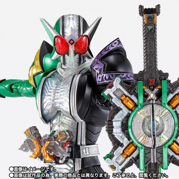 Kamen Rider W S.H.Figuarts -Shinkocchou Seihou- Kamen Rider Double Cyclone Joker Extreme Exclusive Action Figure Gallery Image 6