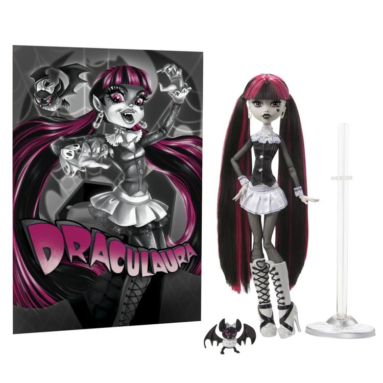 Monster High Reel Drama Draculaura Doll Gallery Image 6