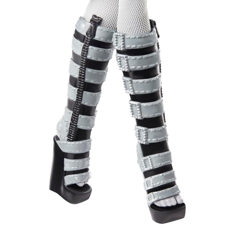 Monster High Reel Drama Clawdeen Doll Gallery Image 6