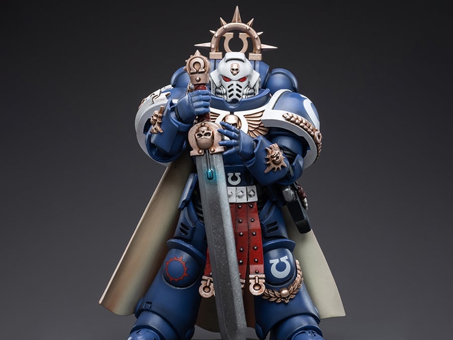 Warhammer 40K Ultramarines Primaris Captain 1/18 Scale Action Figure Gallery Image 1