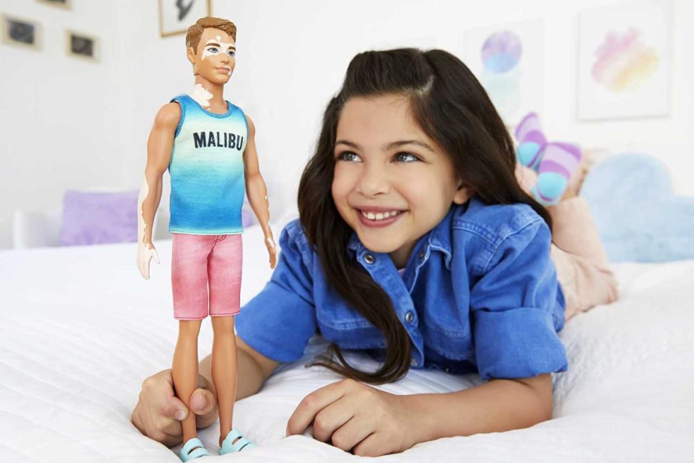 Barbie Fashionistas Ken Case of 4 Dolls Gallery Image 13