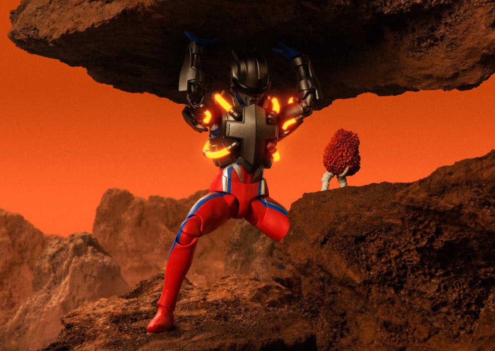 Ultraman S.H.Figuarts Tector Gear Zero Exclusive Action Figure Gallery Image 10