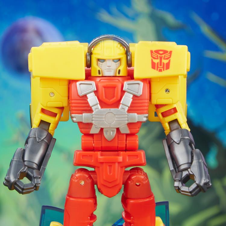 Transformers: Legacy Evolution Deluxe Armada Universe Hot Shot Gallery Image 6