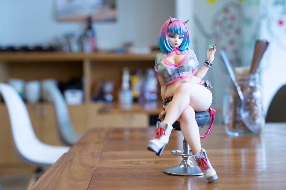 Katie Moon's Trick or Treat Figure Gallery Image 16